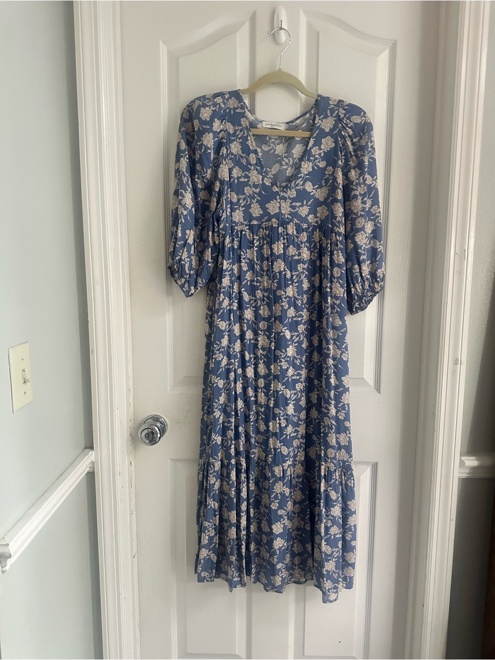 Carly Jean Los Angeles CJLA Floral V-Neck Midi Dress in Blue and Cream
